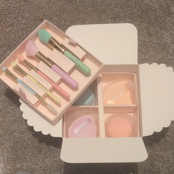 Spectrum Patisserie Sweet Makeup Brush Set with Box - Picture 1 of 5